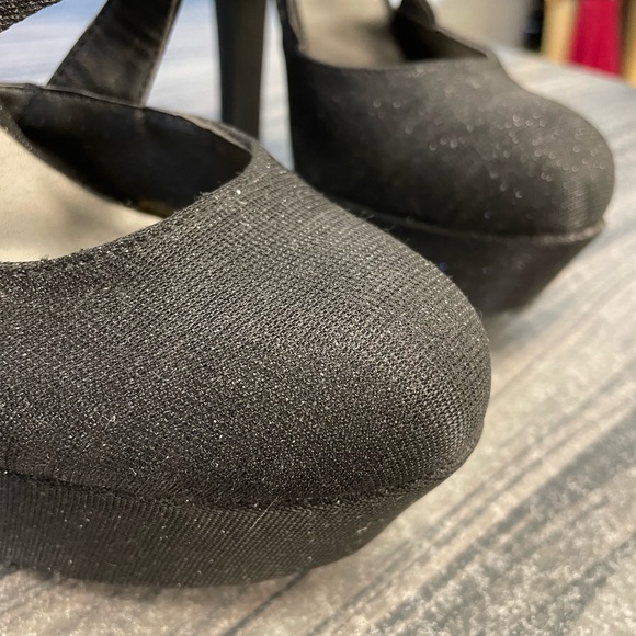 Guess Heels - Picture 2 of 12